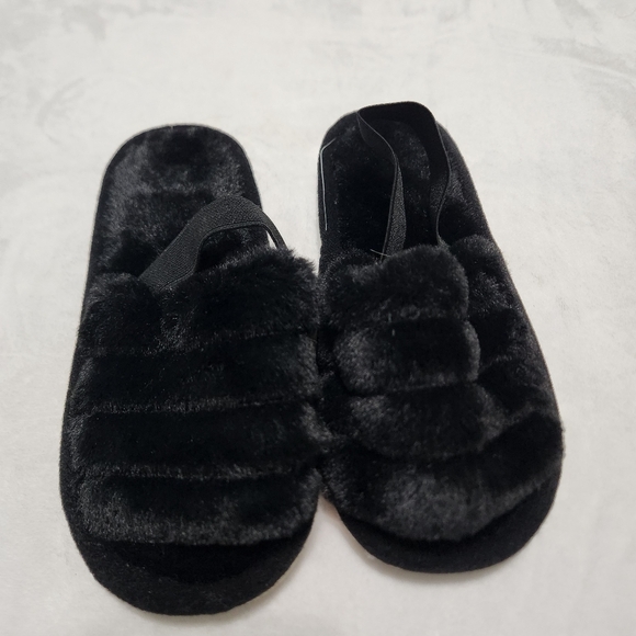 Amazon Other - NWOT Amazon Kids Fluffy Slippers Open Toe Slippers